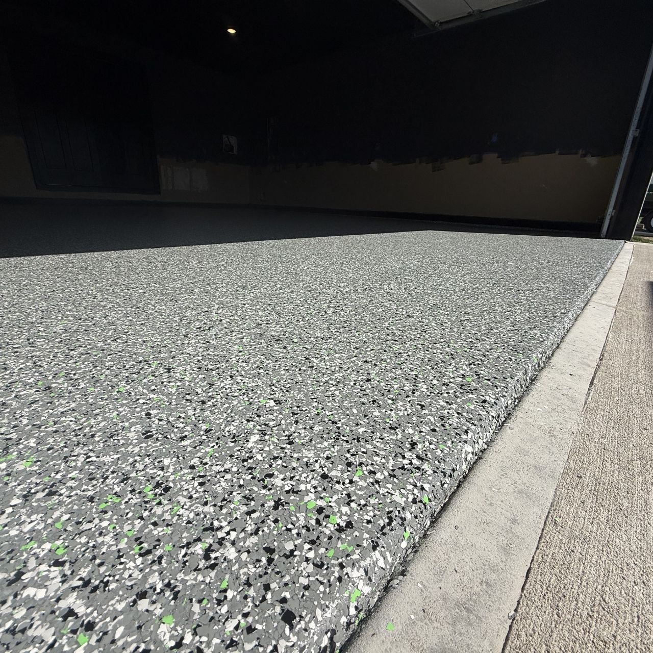 Colorful flake garage floor closeup Springfield MO